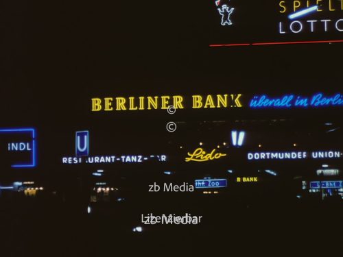 Nacht am Kurfürstendamm in Berlin 1961