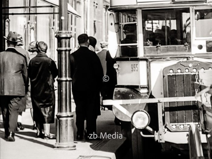 Straßenverkehr in Berlin 1930