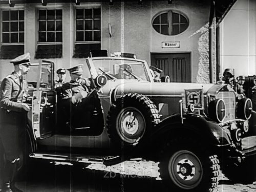 Hitler in Kommandeurswagen 1939