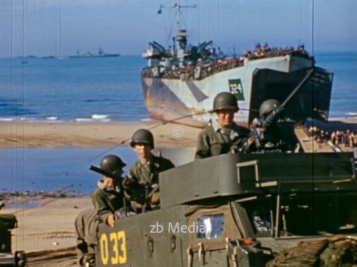 Halbkettenfahrzeug am Strand, D-Day 1944