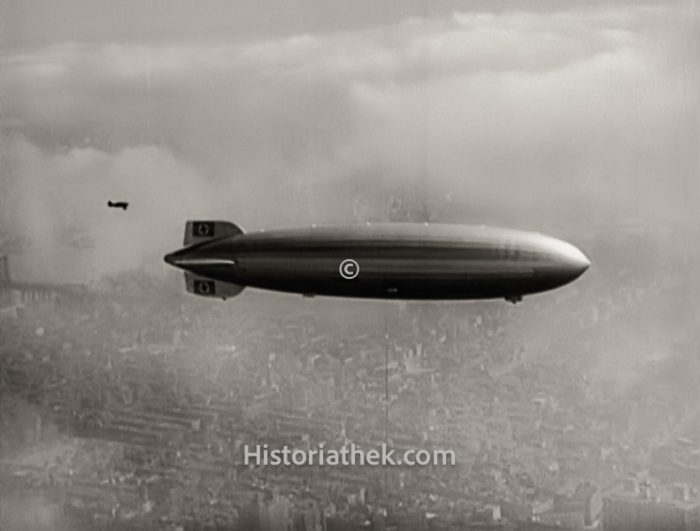 Luftschiff Hindenburg Flug über New York 1937