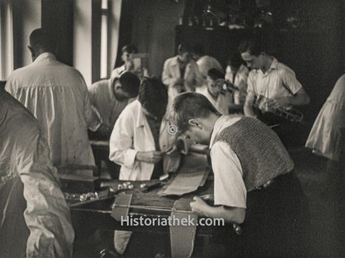 Deutschland 1937. Zinnowaldschule in Berlin