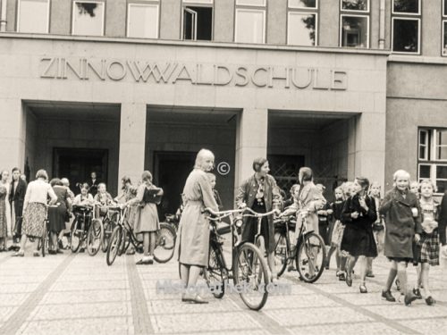 Deutschland 1937. Zinnowaldschule in Berlin.