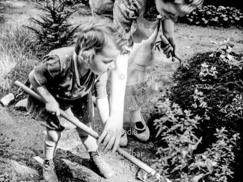 Kinder im Garten des Pestalozzi-Fröbel-Haus Berlin 1937