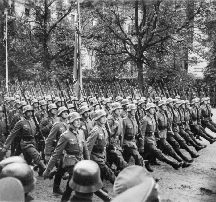 Wehrmacht soldiers 1939 goose step