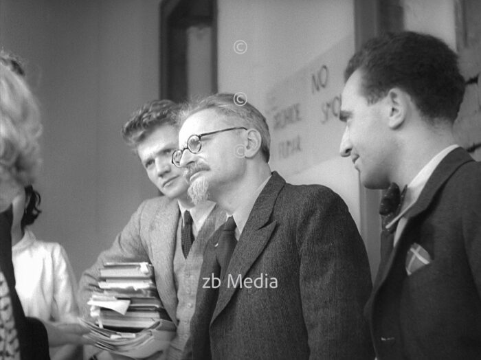 Trotzki mit Jean van Heijenoort und Jan Frankel