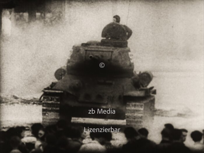 Sowjetische Panzer in Berlin am 17. Juni 1953